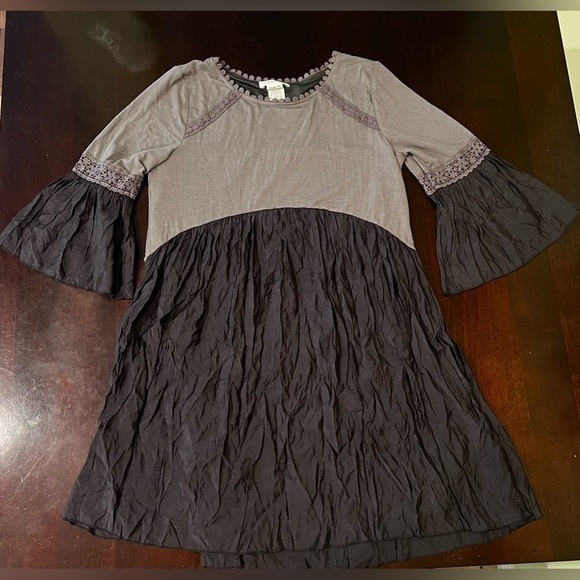 paisley vine Dresses & Skirts - Paisley Vine tunic dress size medium gray